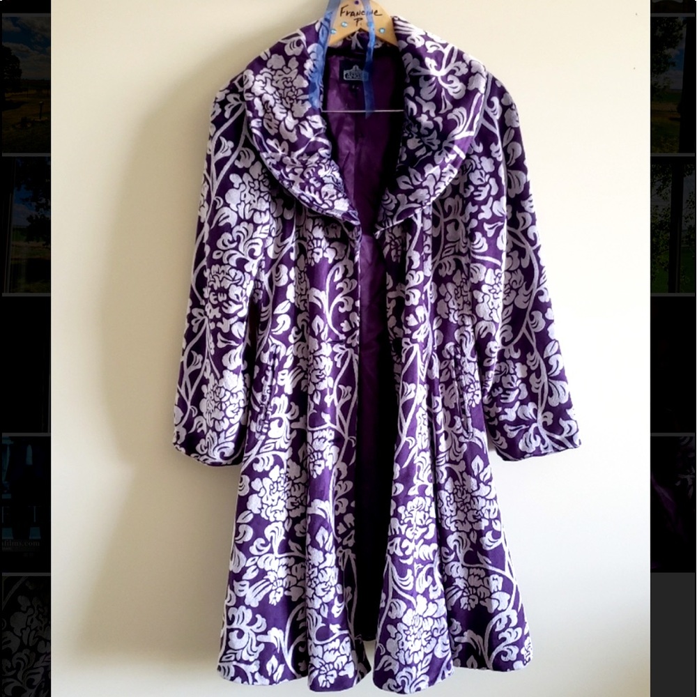 Beautiful velvet coat!